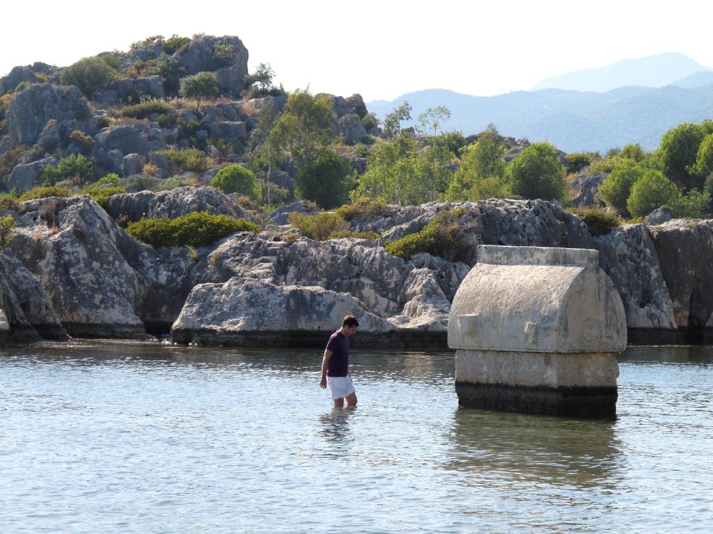 sarcophage lycien à kalekoy kekova