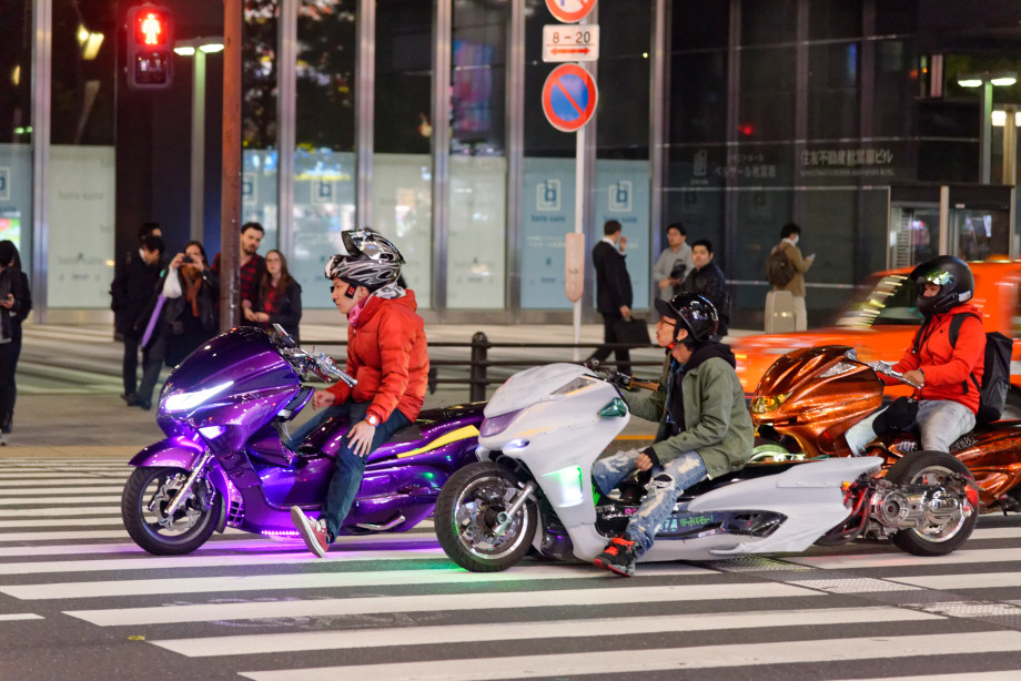 Motos futuristes à Akihabara à Tokyo