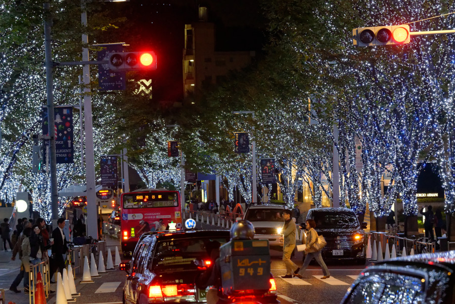 Quartier Roppongi de nuit avec éclairage de noël